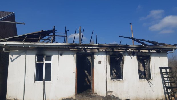 İnternet modemi alışdı - 50 yaşlı kişinin evi külə döndü - FOTO/VİDEO
