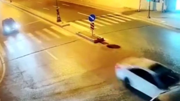 Sürətlə "qırmızı"da keçib dəhşətli qəzaya səbəb oldu - ANBAAN VİDEO