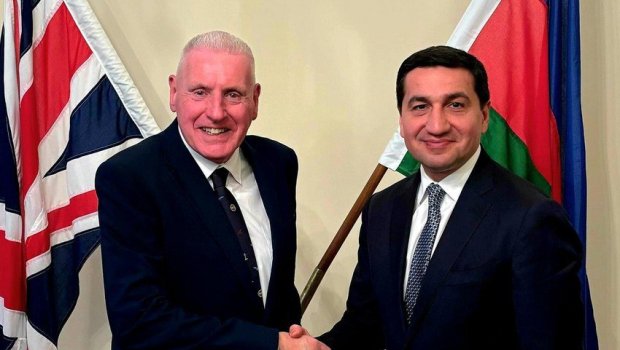 Hikmət Hacıyev Britaniyada Vernon Kokerlə görüşdü - FOTO