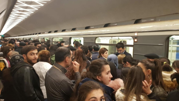 Bakı metrosunda sıxlığın SƏBƏBİ bilindi &ndash; VİDEO