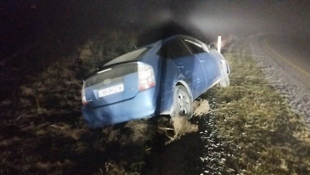 Kürdəmirdə &ldquo;Prius&rdquo; aşdı: Xəsarət alan var &ndash; FOTO