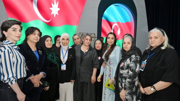 Leyla Əliyeva və Arzu Əliyeva şəhid anaları ilə iftar məclisində - FOTO