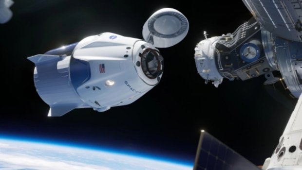 "SpaceX" 4 nəfəri Beynəlxalq Kosmik Stansiyaya çatdırdı - VİDEO