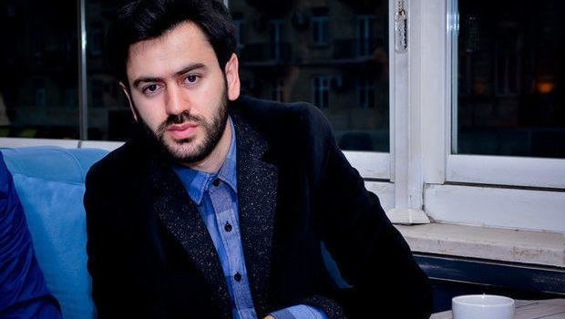 Üzeyir Mehdizadə türkcə ona verilən suala tərcümə istədi - VİDEO