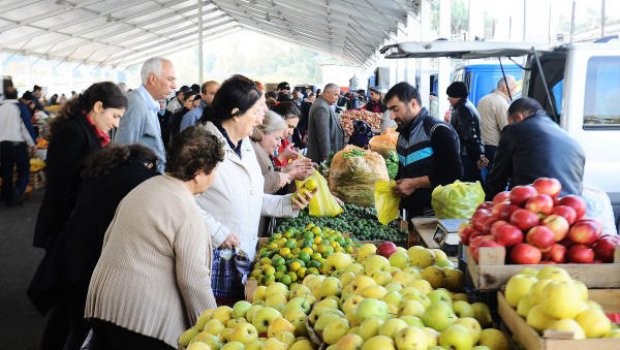 Bayram günlərində bazarlarda ticarət ZƏİFLƏDİ - VİDEO