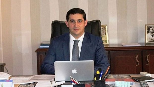 Nazir rəisi buna görə işdən çıxarıb: Planşet, bahalı viski... - FOTO