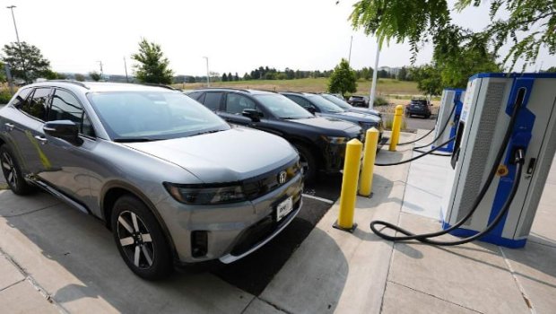 Elektromobillərin sayı ARTIR &ndash; Bəs yetərli sayda enerjidoldurma məntəqəsi VARMI?