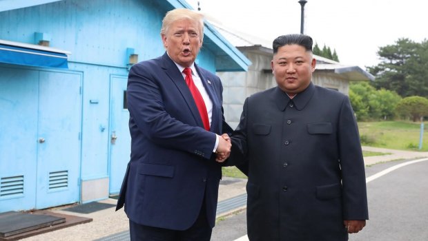 Tramp Kim Çen İn ilə görüşünü xatırladı: "Ağıllı adamdır"