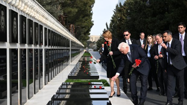 Almaniya Prezidenti Şəhidlər xiyabanını ziyarət edib - FOTO