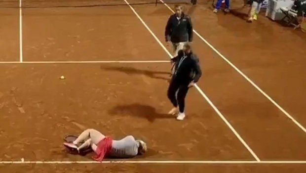 Tennisçi oyun vaxtı huşunu itirdi - VİDEO