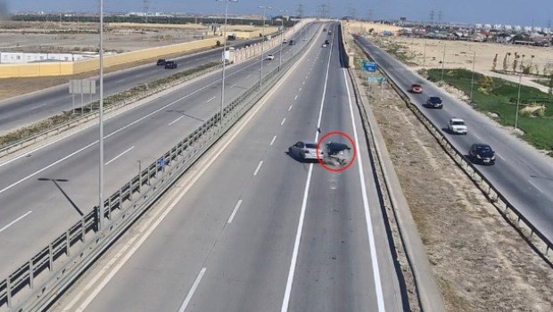 Aeroport yolunda geriyə hərəkət edən avtomobillər ağır qəza törətdi - ANBAAN VİDEO