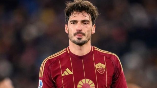 Hummels karyerasını BAŞA VURUR