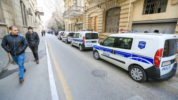 Bakıda QANDONDURAN olay &ndash; Ər boşanmaq istəyən arvadının qulağını kəsib