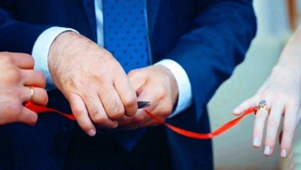 Azərbaycanda daha bir ŞOK OLAY &ndash; Atanın bacısı oğluna nişanladığı qızı EVDƏN qaçdı