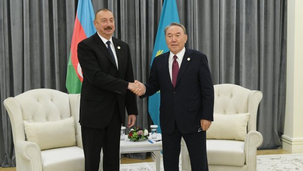 Nazarbayev İlham Əliyevi TƏBRİK ETDİ