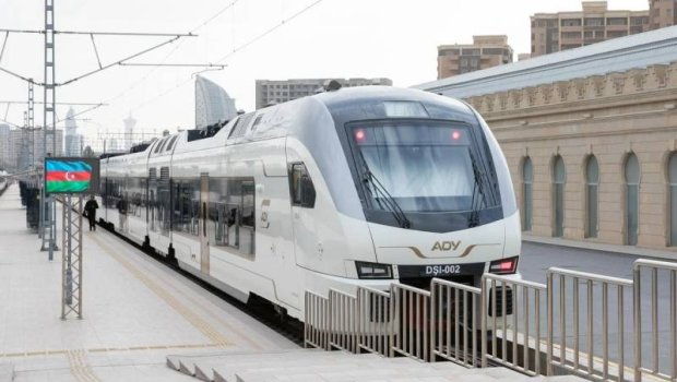 Bakı-Tbilisi sərnişin qatarının bərpası TƏXİRƏ SALINDI
