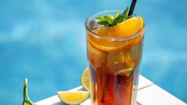 Bu içkinin qəbulundan sonra kafe və barlarda İNSİDENT YARANIR