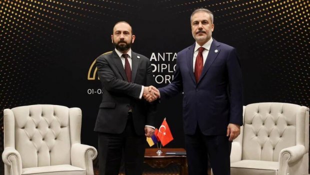 Hakan Fidan Antalyada Ararat Mirzoyanla görüşdü