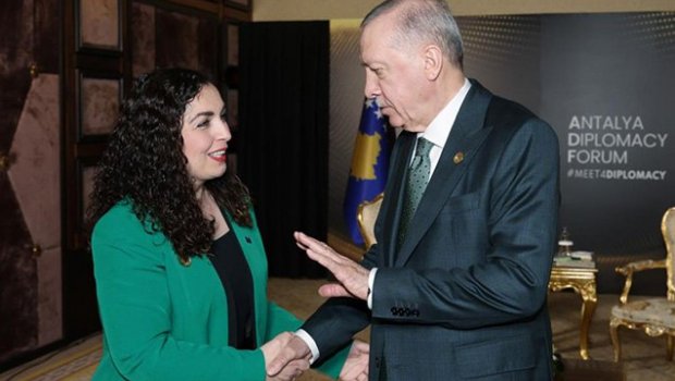 Ərdoğandan Kosovo prezidentinə: “Türkcəni gah öyrənirsən, gah unudursan...” - VİDEO