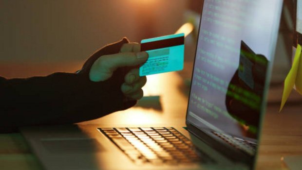 Vətəndaşların bank kartlarından daha 32 min manat oğurlanıb