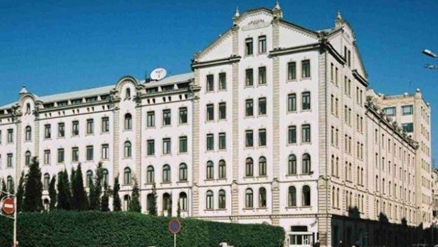 &ldquo;Landmark&rdquo; biznes mərkəzi satıldı - İşçilər binaya buraxılmadı