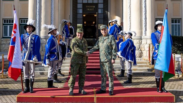 Azərbaycanla Slovakiya arasında hərbi sahələrdə əməkdaşlıq MÜZAKİRƏ EDİLDİ - FOTO