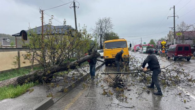 Qusarda aramsız yağan yağış və qar bir sıra FƏSADLAR TÖRƏTDİ - FOTO