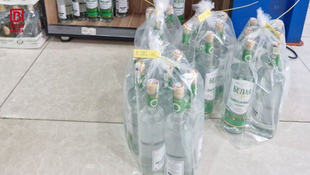 Beyləqanda market sahibi məsuliyyətə cəlb edildi &ndash; SAXTA ARAQ SATIRMIŞ - FOTO