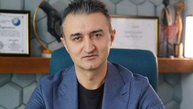 Fəaliyyətinə icazə verilməyən Dilqəm Məhərrəmov: &ldquo;Gözümü açandan plastik cərraham&rdquo;