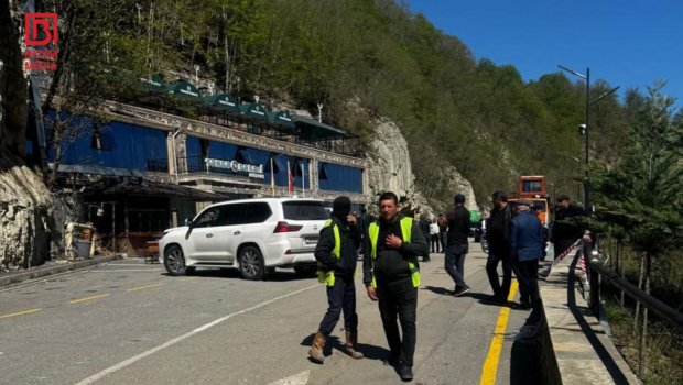 Quba-Qonaqkənd yolunda qaya uçqunu yolu BAĞLADI &ndash; FOTO
