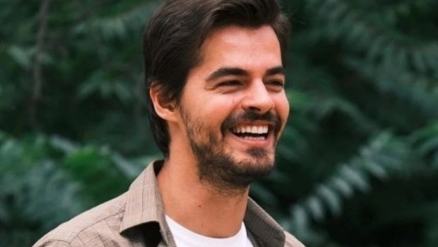 Türkiyənin tanınmış aktyoru ağır qəza keçirdi - FOTO
