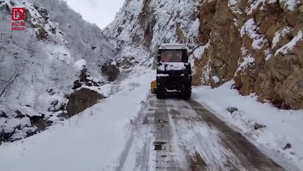Qar Qubanın bu kəndinə gedən yolu da bağlayıb
