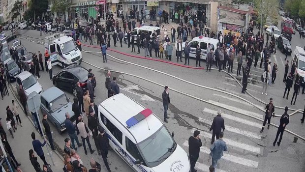 Bakıda yanğına görə bağlı qalan yollar AÇILDI