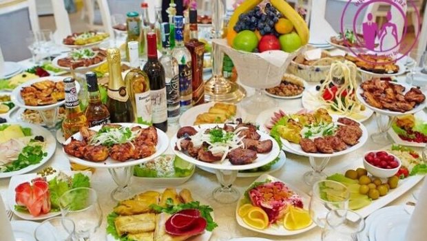 Yenə kütləvi ZƏHƏRLƏNMƏ &ndash; Şadlıq evlərindəki qidalara AQTA NƏZARƏT ETMİR?