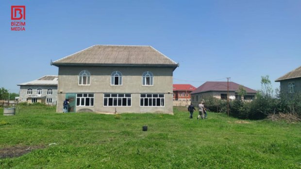 Lənkəranda ildırım evi vurdu: Yanğın başladı &ndash; FOTO