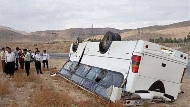 Şamaxıda şagirdləri daşıyan mikroavtobus AŞDI- 7 məktəbli xəstəxanalıq oldu