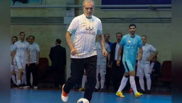 Pezeşkian futbol oynadı – VİDEO