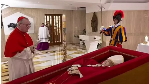 Papa Fransisk DƏFN EDİLDİ - FOTO/VİDEO