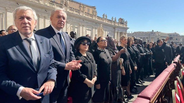 Sahibə Qafarova Roma Papasının dəfn mərasimində iştirak edib - FOTO