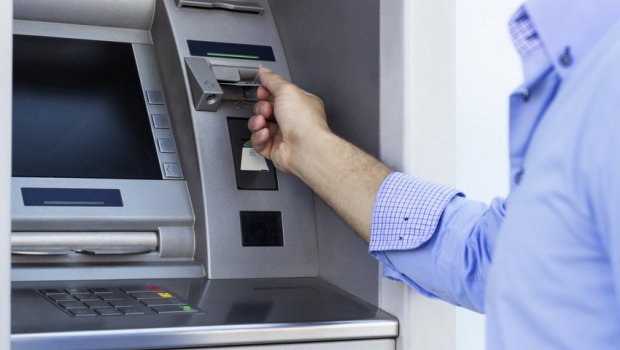 Azərbaycanda əməkhaqqı və təqaüdləri istənilən bankdan almaq mümkün olacaq - RƏSMİ