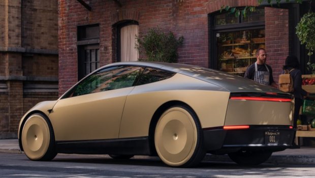 “Tesla” pilotsuz taksinin sınaqlarına başladı