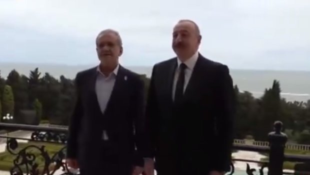 İlham Əliyev və Məsud Pezeşkian Xəzərin sahilində - VİDEO