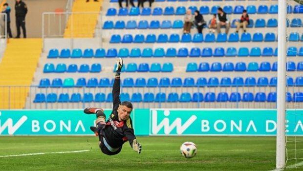Andrade qalır, Buntiç gedir