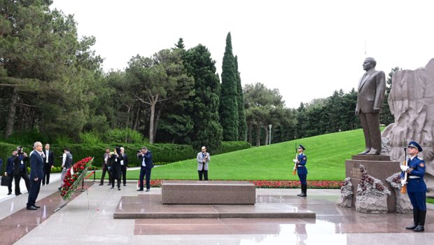 Pezeşkian Fəxri Xiyabanda - FOTO