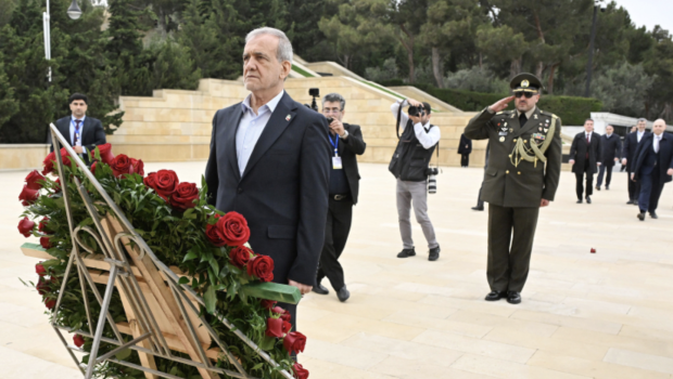 Pezeşkianla Eldar Əzizov arasında maraqlı dialoq - VİDEO