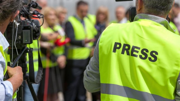 Jurnalistlərin cəbhəboyu zonada akkreditasiyası ilə bağlı qayda DƏYİŞDİ