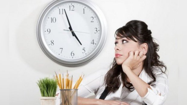 Azərbaycanda qadınların iş vaxtı 2 saat AZALDILIR?