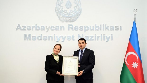 Şəfiqə Məmmədova ilə görüş keçirildi, ona Fəxri fərman təqdim edildi - FOTO
