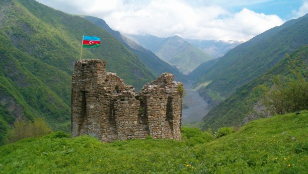 Qaxda yaşayan gürcülərin maraqlı ADƏTİ - Məzar başında süfrə açır, ölünün adına...- VİDEO