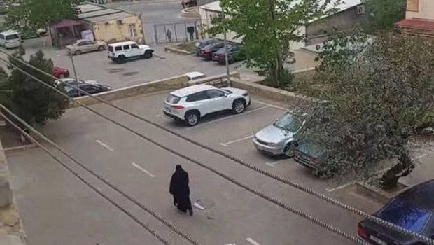 Çadralı qadının kimliyi bilindi - Görüntüləri yayan polisə çağırıldı